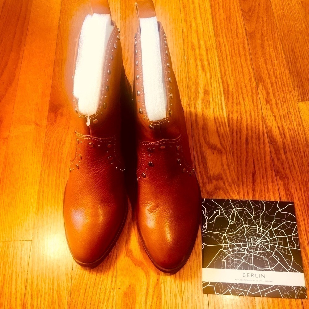 Dolce Vita New with TAGS! Leather Ladies Western Inspired Boots 🥰​